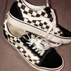 Checkered vans low top old skool